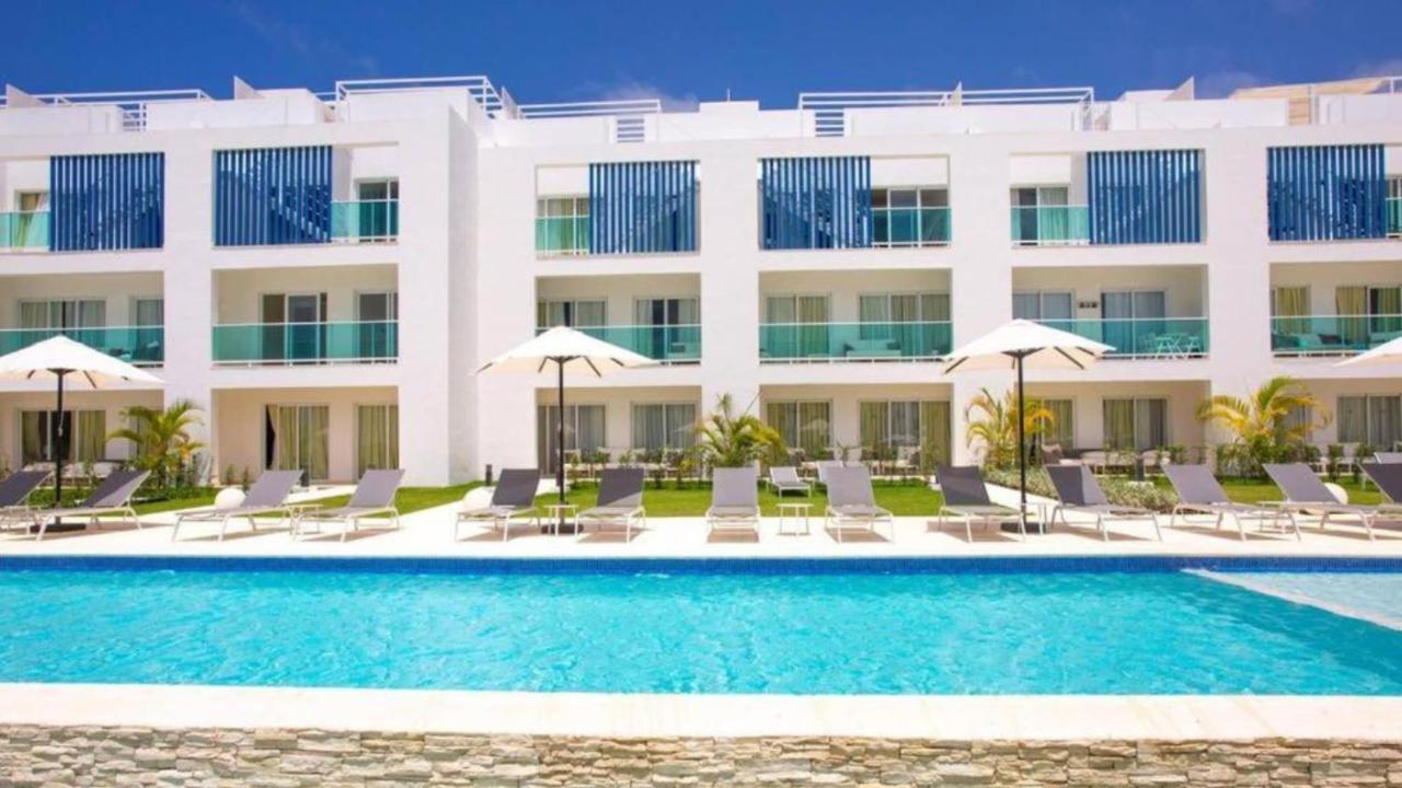 Cana Rock Condos Infinity Pool & Beach Suites ปุนตากานา ภายนอก รูปภาพ