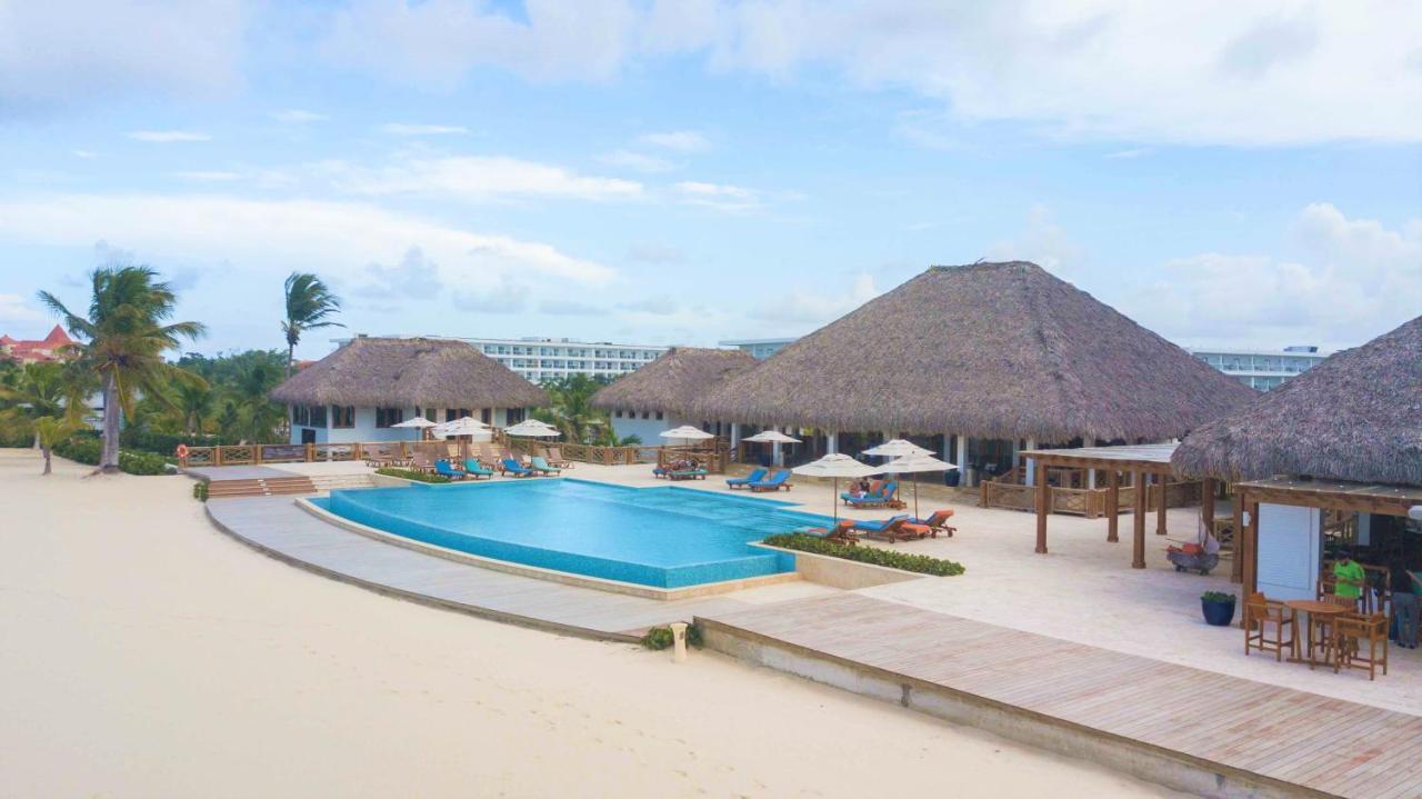 Cana Rock Condos Infinity Pool & Beach Suites ปุนตากานา ภายนอก รูปภาพ