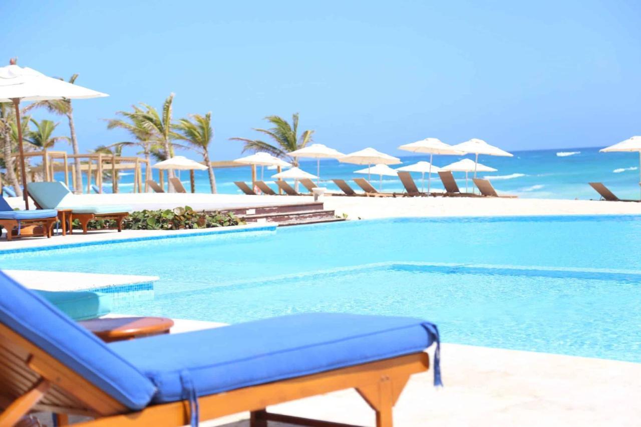 Cana Rock Condos Infinity Pool & Beach Suites ปุนตากานา ภายนอก รูปภาพ
