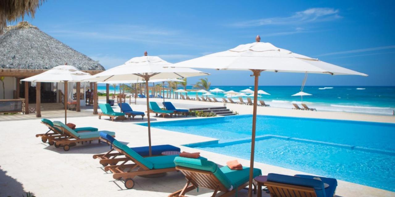 Cana Rock Condos Infinity Pool & Beach Suites ปุนตากานา ภายนอก รูปภาพ