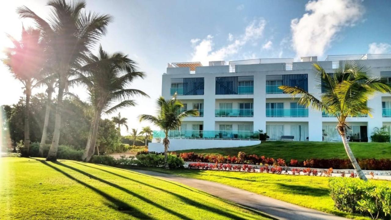 Cana Rock Condos Infinity Pool & Beach Suites ปุนตากานา ภายนอก รูปภาพ